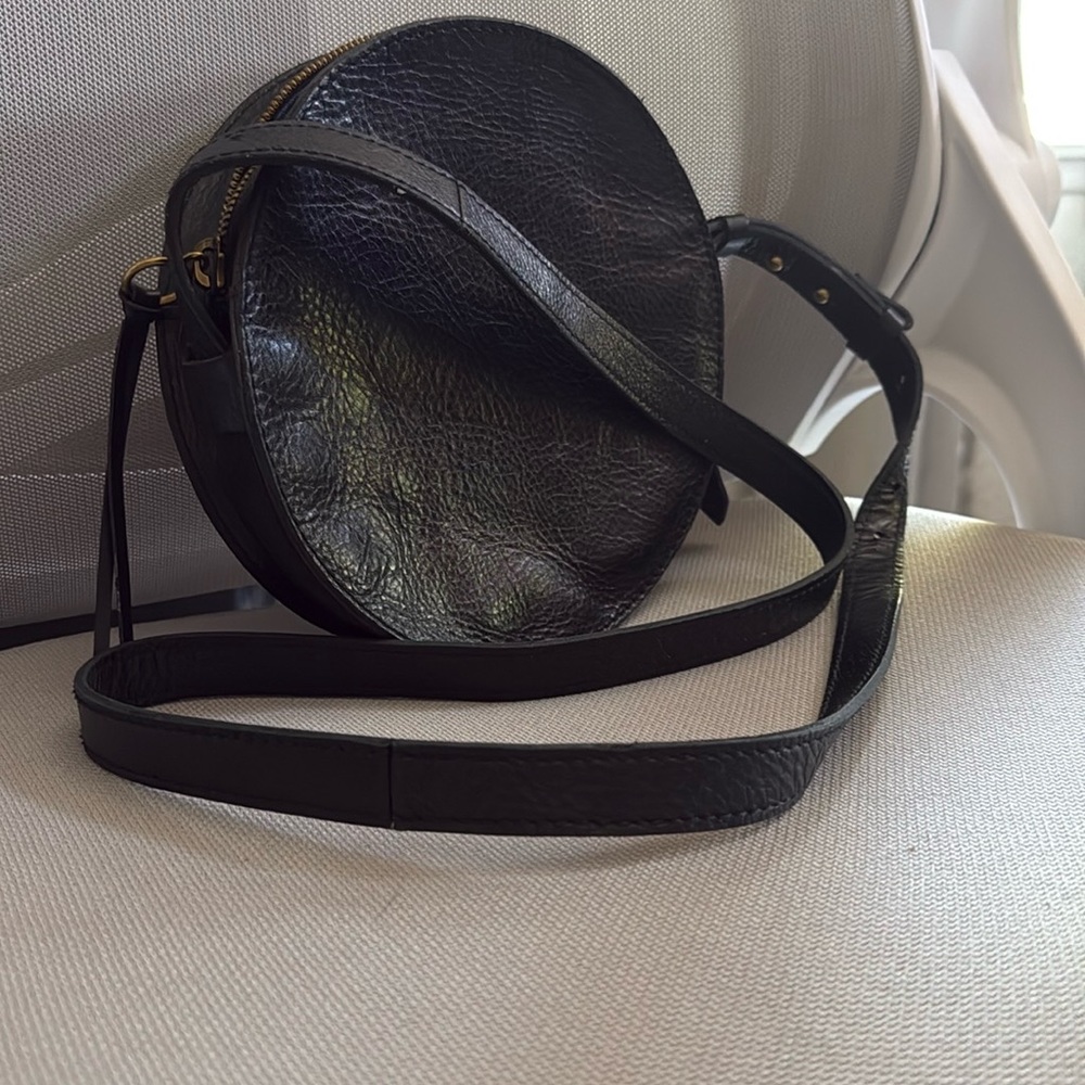Madewell Black Crossbody Bag Simple Circle Tamborine - Picture 3 of 7